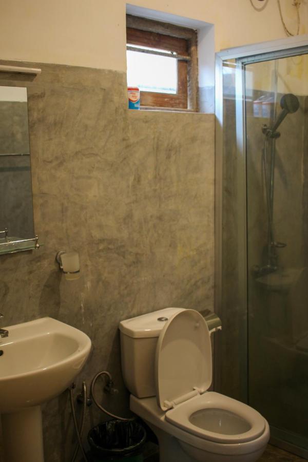 Why Not Backpackers Hostel Mirissa Buitenkant foto